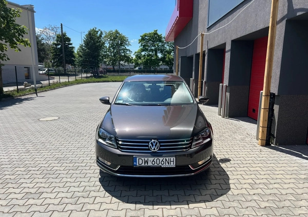 Volkswagen Passat cena 39900 przebieg: 99979, rok produkcji 2011 z Wrocław małe 407